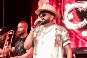 Silvanno Salles, o "cantor apaixonado", prometeu feat com Rodriguinho e Davi, ex-BBBs e desafetos