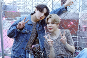 Jung Kook e Jimin, integrantes do BTS