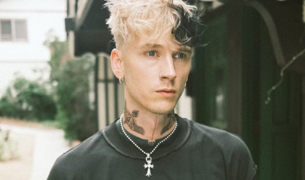 Machine Gun Kelly revela que perdeu R$ 250 mil jogando poker em Las Vegas 1 machine
