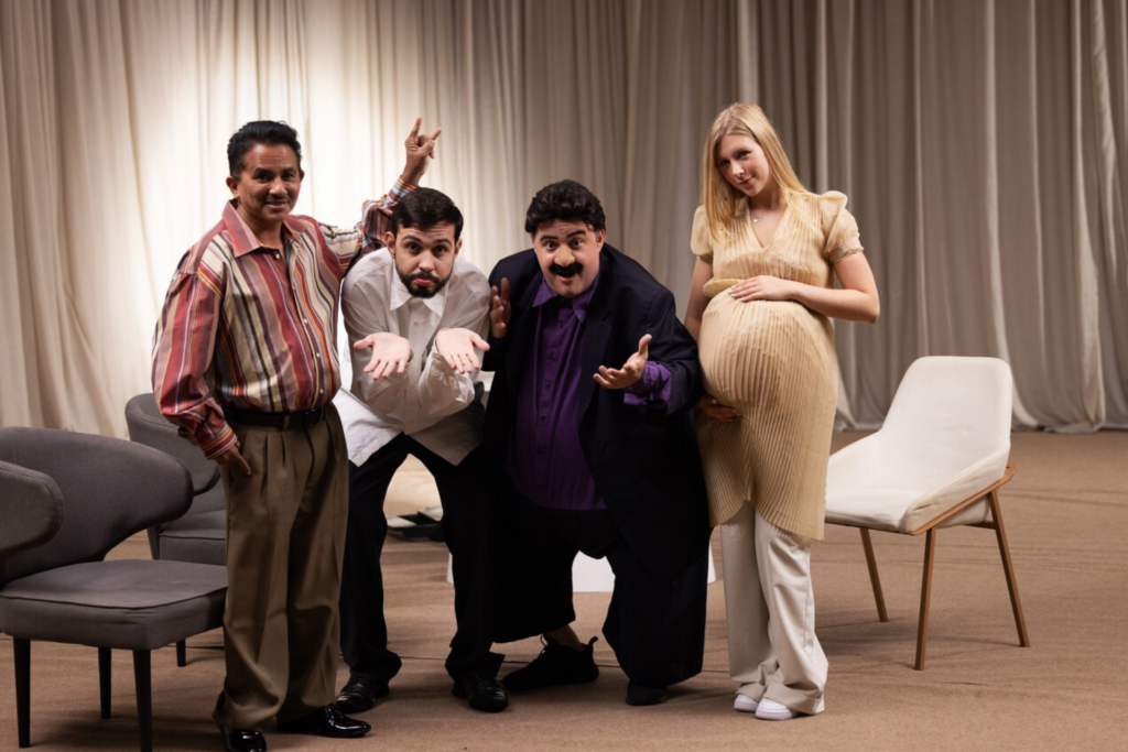 Manoel Gomes, Bruno Ferreira, Gui Santana e Cela Lopes no clipe de 'Quem é o Pai? 
