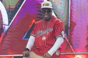 Buchecha comemora ter finalizado seu curso de educação superior