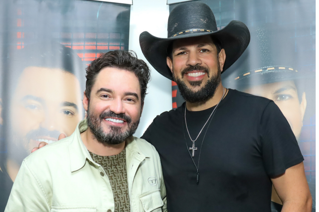 Fernando e Sorocaba doam R$ 350 mil para Hospital de Amor de Barretos 1 Fernando e Sorocaba documentaram a criação do seu novo álbum
