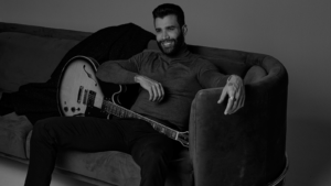 Mascara Billboard 1600 x 90030