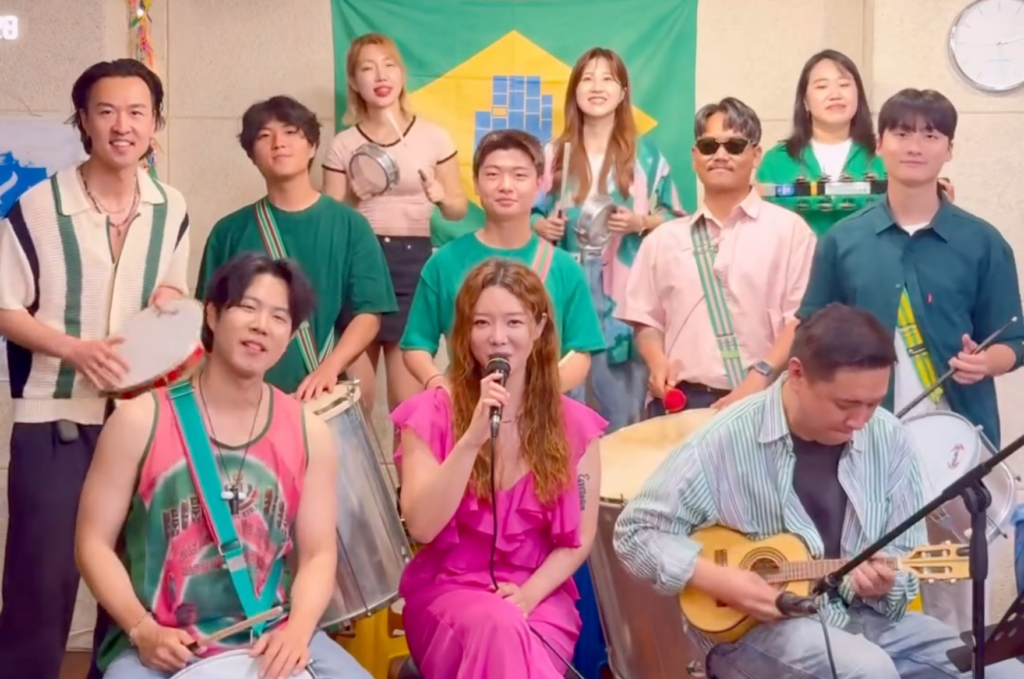 Conheça o grupo coreano de samba que conquistou Ivete Sangalo e Carlinhos Brown 1 Rapercussion