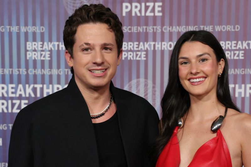 Charlie Puth e Brooke Sansone