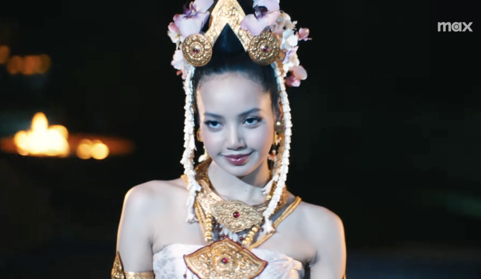 LISA, do BLACKPINK como Mook, em 'The White Lotus'