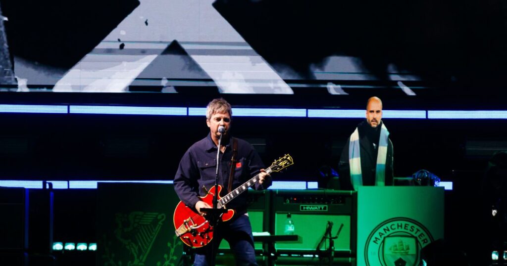 Oasis homenageia Pepe Guardiola com um boneco de papelão, em São Paulo (Patrícia Devoares/Brazil News)