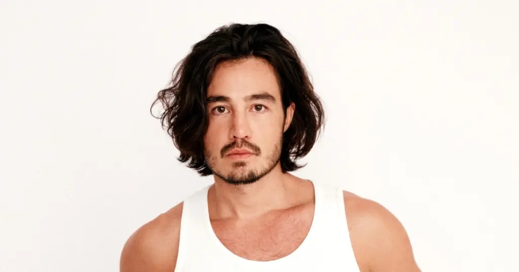 Tiago Iorc apresenta Première do Latin Grammy 2025