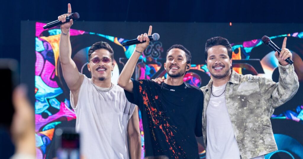 Kaique e Felipe com Grelo