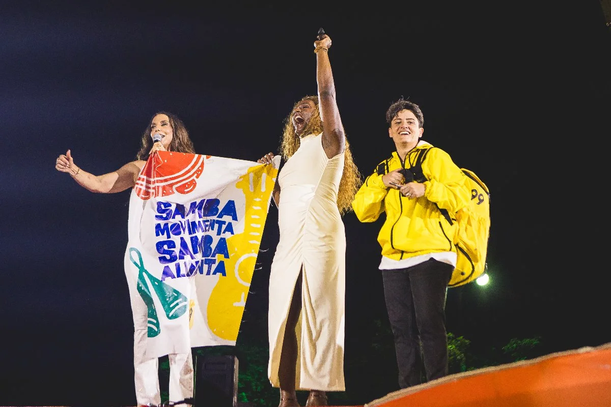 Clareou: Liniker faz participação especial em projeto de Ivete Sangalo na Bahia 2 Ação da 99 levou Liniker ao palco de Clareou em Salvador (Diego Padilha)