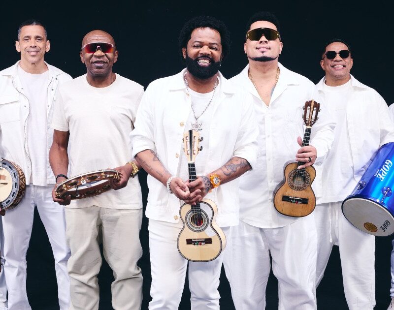 Revelação e Xande de Pilares: veja o setlist da turnê ‘Tava Escrito’