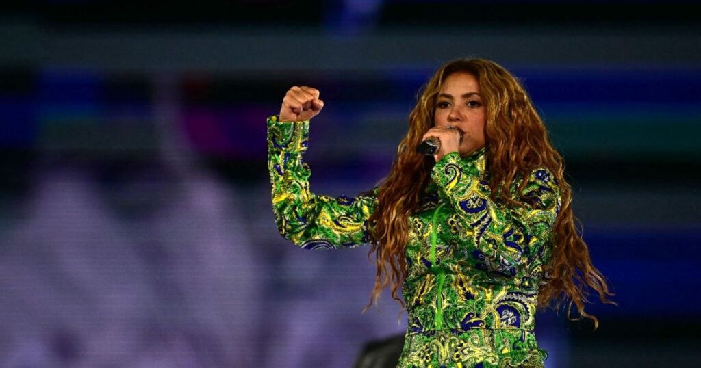O traje brasileiro de Shakira em Copacabana (Pablo Porciuncula/AFP/Grosby Group)